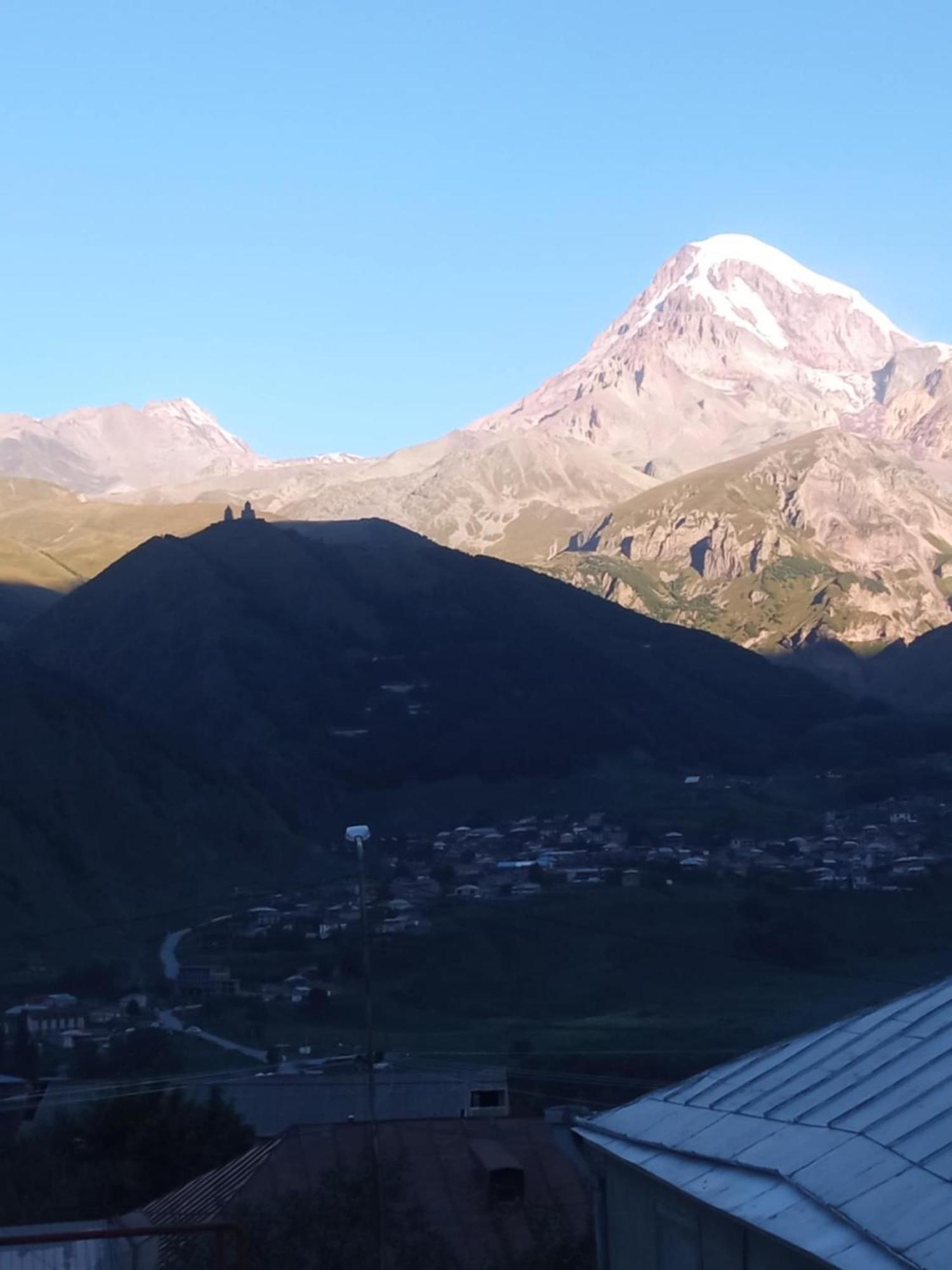 Guesthouse Relax In Kazbegi Esterno foto